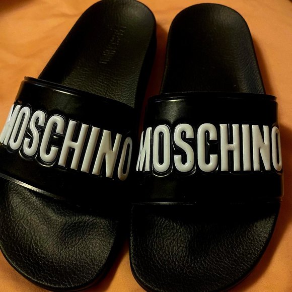 Moschino Logo Slides - Picture 1 of 1
